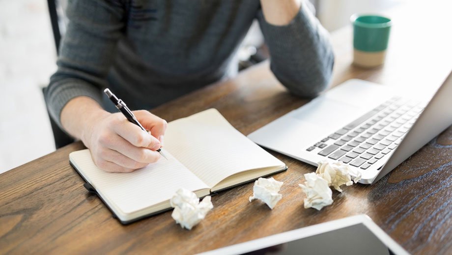 Menerbitkan Buku Akademik